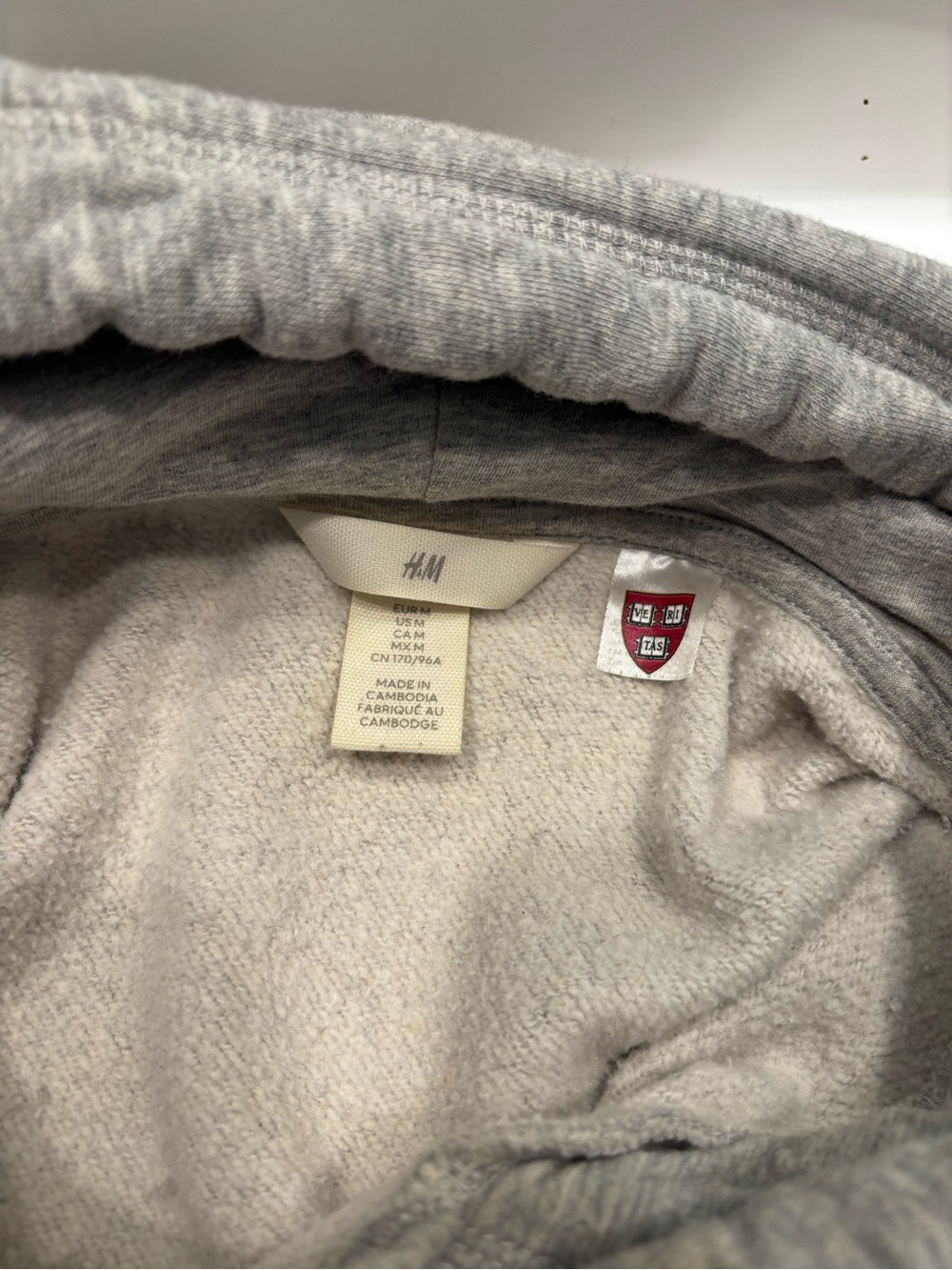 Size M Women’s Harvard Sweatshirt - Picture 3 of 5